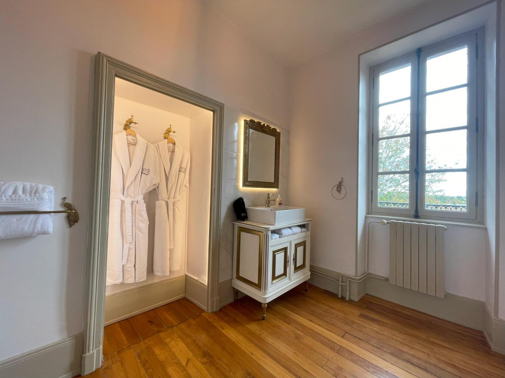Chateau De Bruges Lapeyrouse Ngoại thất bức ảnh
